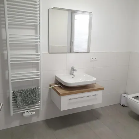 Unterhalb Der Heidecksburg